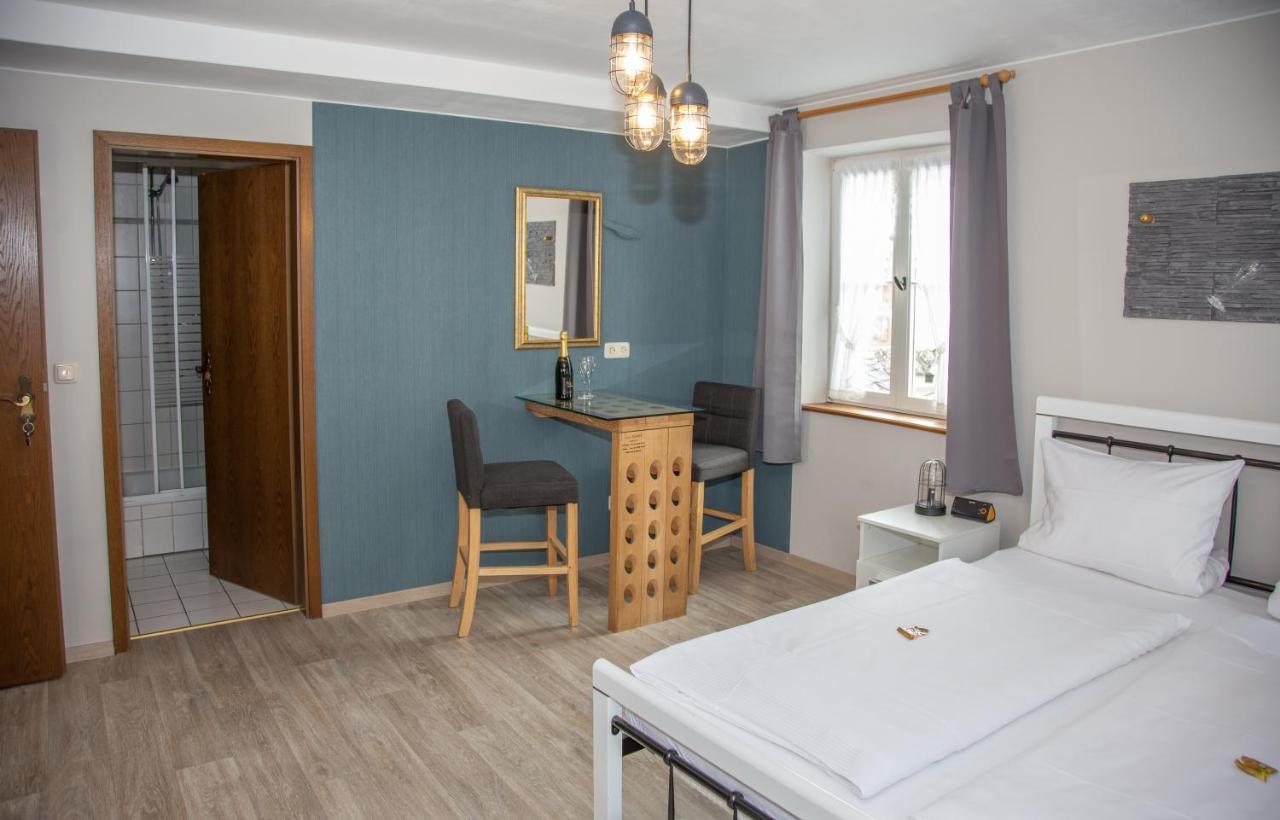 Weinhaus Kurtrierer Hof Otel Leiwen Dış mekan fotoğraf