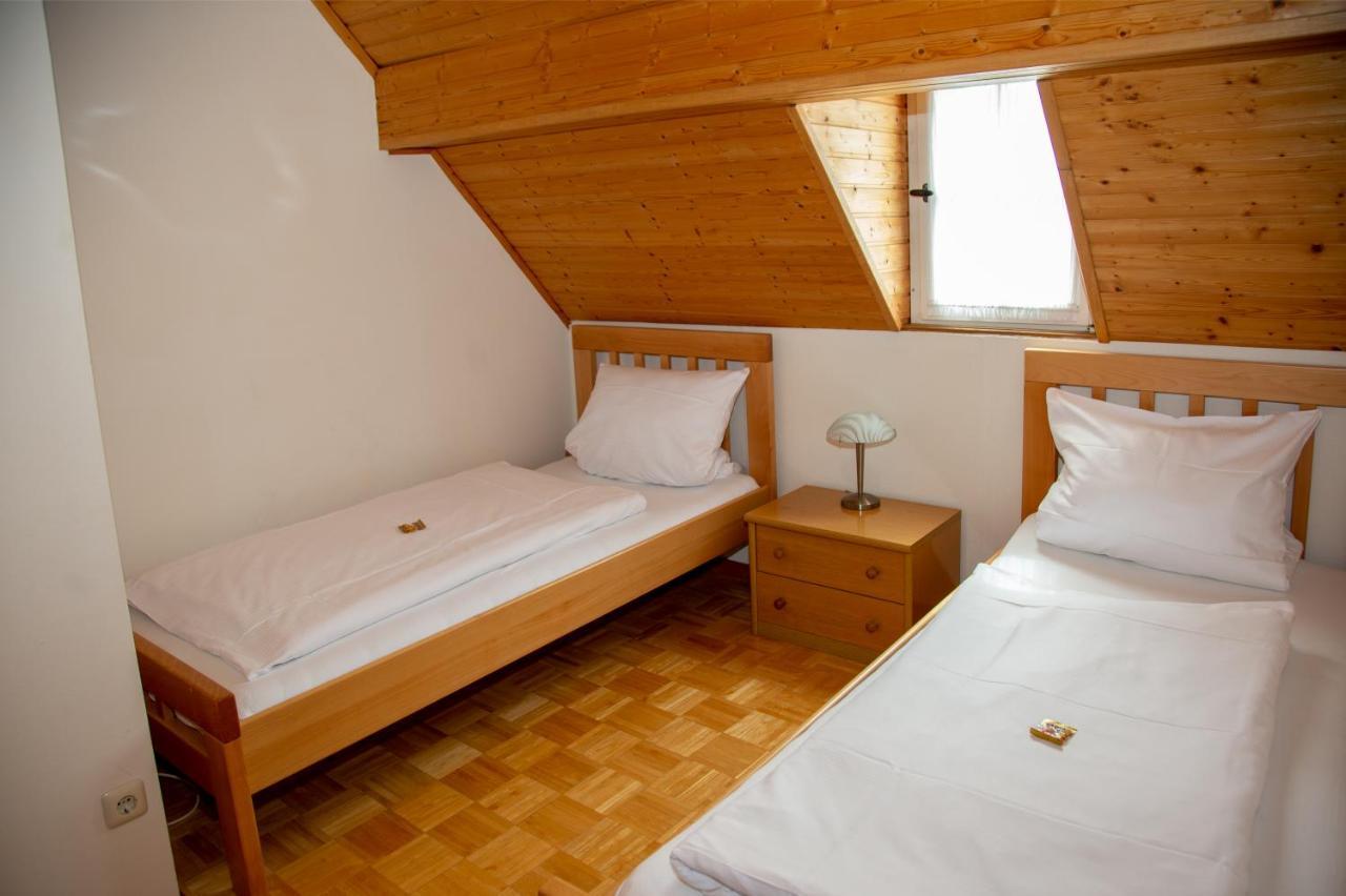 Weinhaus Kurtrierer Hof Otel Leiwen Dış mekan fotoğraf