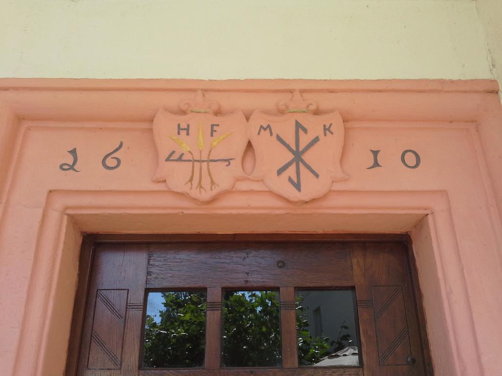 Weinhaus Kurtrierer Hof Otel Leiwen Dış mekan fotoğraf