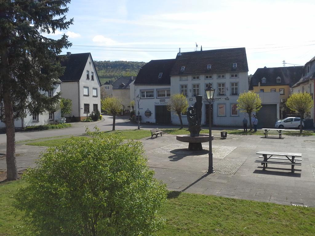 Weinhaus Kurtrierer Hof Otel Leiwen Dış mekan fotoğraf