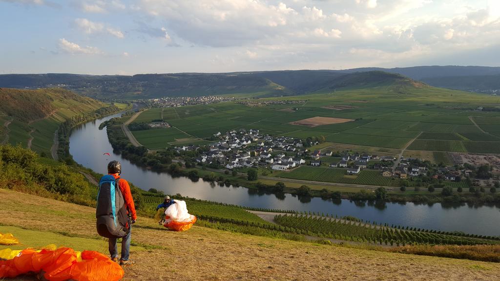 Weinhaus Kurtrierer Hof Otel Leiwen Dış mekan fotoğraf