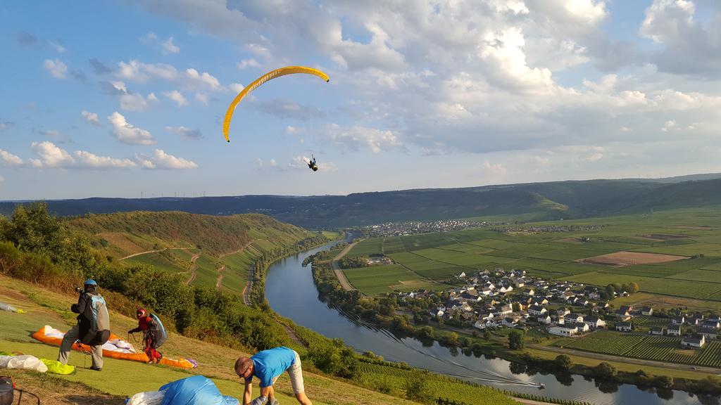 Weinhaus Kurtrierer Hof Otel Leiwen Dış mekan fotoğraf