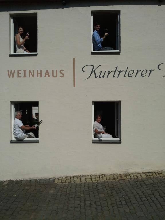 Weinhaus Kurtrierer Hof Otel Leiwen Dış mekan fotoğraf