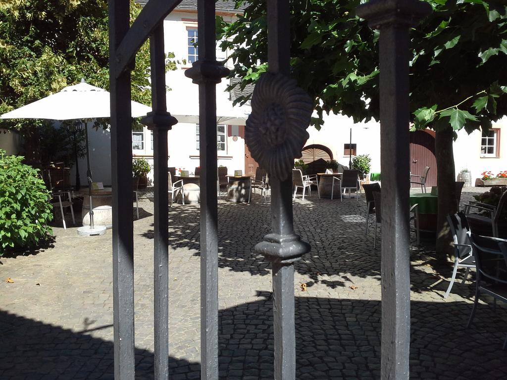 Weinhaus Kurtrierer Hof Otel Leiwen Dış mekan fotoğraf
